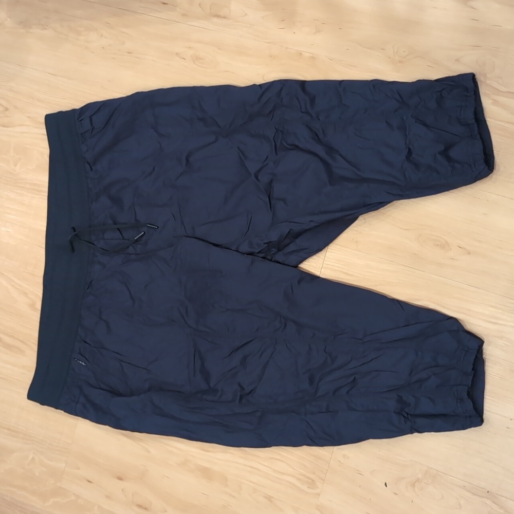 The North Face 3x Navy Blue Capris